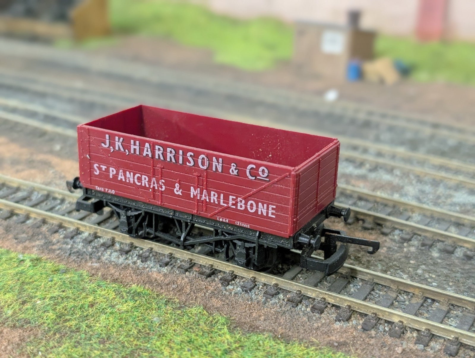 Lima OO Gauge L305631a 7-Plank Wagon 'J.K Harrison & Co.'