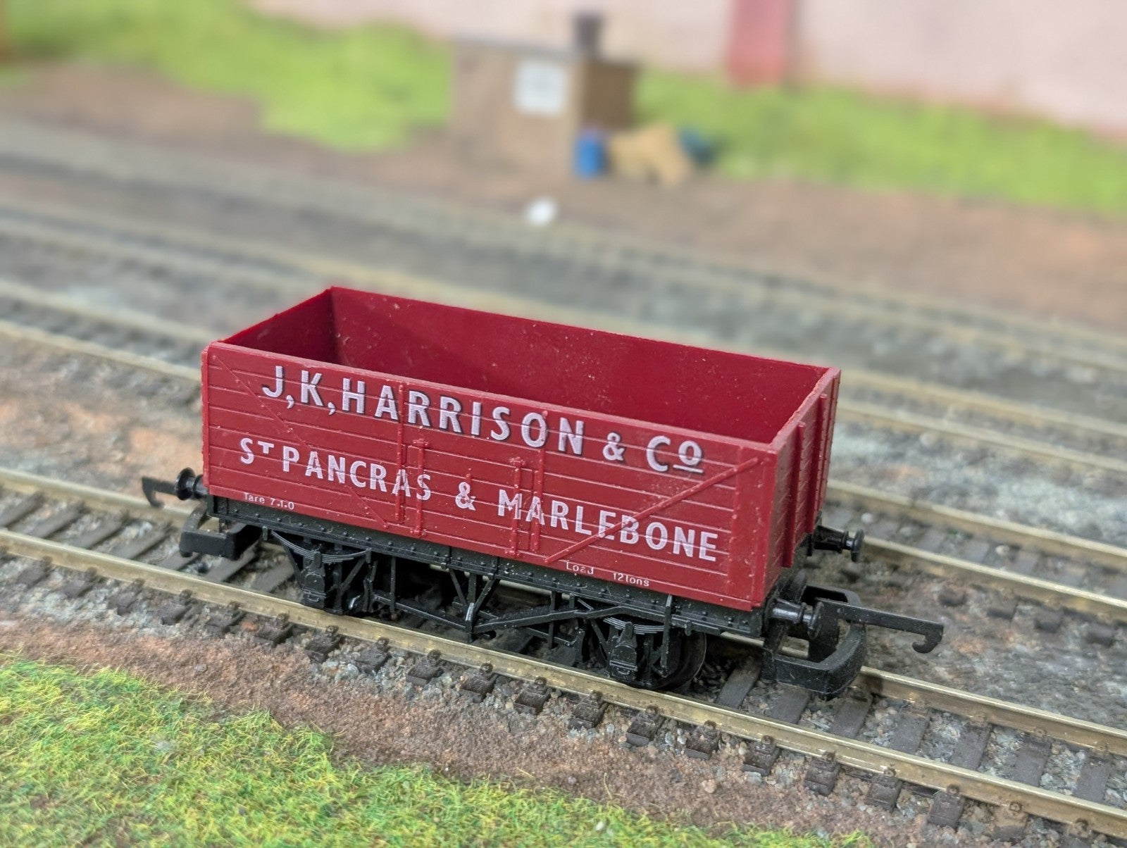 Lima OO Gauge L305631a 7-Plank Wagon 'J.K Harrison & Co.'